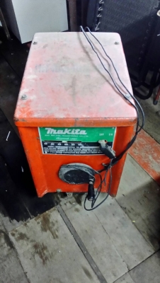 ตู้เชื่อม Makita สภาพใหม่ 300 A คอยด์ทองแดงแท้