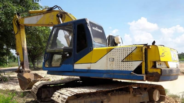 ขาย 465,000 KOBELCO  SK200 MARK 3  เครื่องดี ปั้มแรง ไฟฟ้าครบ  เอวแน่น ช่วงล่างเต็ม รถสวยพร้อมใช้ รถอยู่ จ.ศรีษะเกษ  090-772-3710 090-772-3708