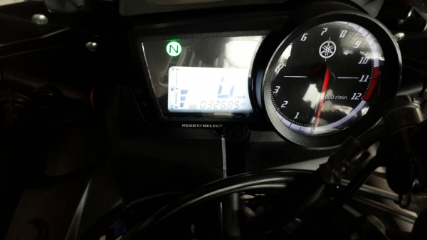 ขาย 42,000 บาท Yamaha R 15 ปี 57 ปลายปี รถวิ่งไปสามหมื่นกว่าโล เครื่องดีเดิมๆ ภายนอกมีรอยล้มด้านซ้ายหน่อยหนึ่ง ภาษีเต็มเล่มพร้อมชุดโอน
