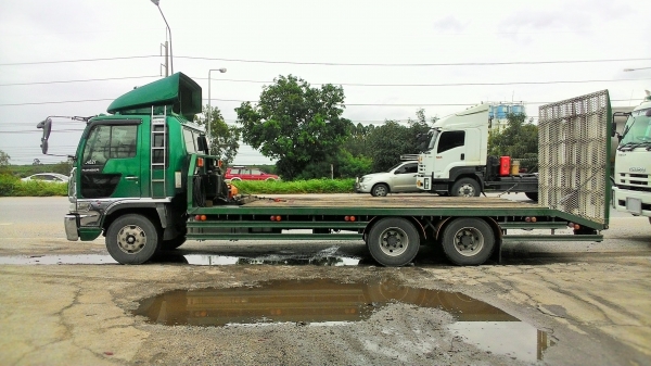 โฟล์คลิฟท์ แอนด์ ซัพพลาย