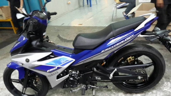 ขาย Yamaha Exciter 150 ปี 58 เครื่องดีเดิม สภาพภายนอกสวย ไม่มีรอยล้ม เล่มพร้อมชุดโอน
