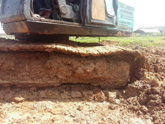 ขาย 365,000 KOBELCO  SK200 Mark 2 เครื่อง 6D31 แรง ตัวเดินใหญ่ โช่หนา เอวแน่น รถสวยพร้อมใช้ (รถอยู่อุดร) 090-772-3710 090-772-3708