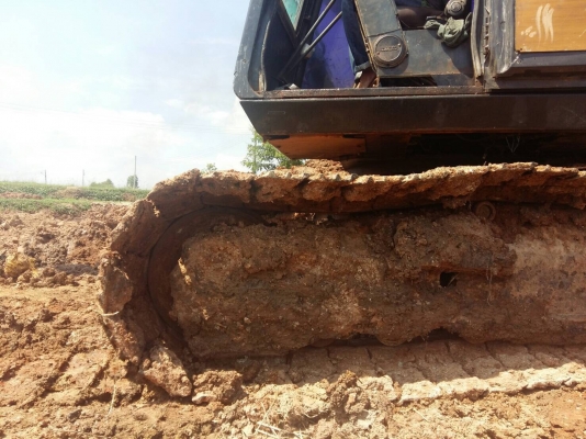 ขาย 365,000 KOBELCO  SK200 Mark 2 เครื่อง 6D31 แรง ตัวเดินใหญ่ โช่หนา เอวแน่น รถสวยพร้อมใช้ (รถอยู่อุดร) 090-772-3710 090-772-3708