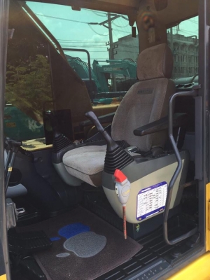 KOMATSU PC200-8MO