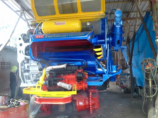 สำหรับท่านที่รอ เรายังทำรถเกี่ยวอยู่เหมือนเดิมครับ สนใจทักมาได้ ไทเส็งยนต์มดตะนอย ตัวเดิน PC200 เครื่องอิซูซู torbo ประมาณ  215  แรง ปั้ม DYkin 22  แขนปรับระดับ อุ้ม 2.2 ตัน  เลดทั้งคัน