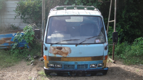 หัว ISUZU NKR หัวบางสวยๆ ขาหน้า-หลัง กันชน ของครบยกใส่รถวิ่งได้เลย