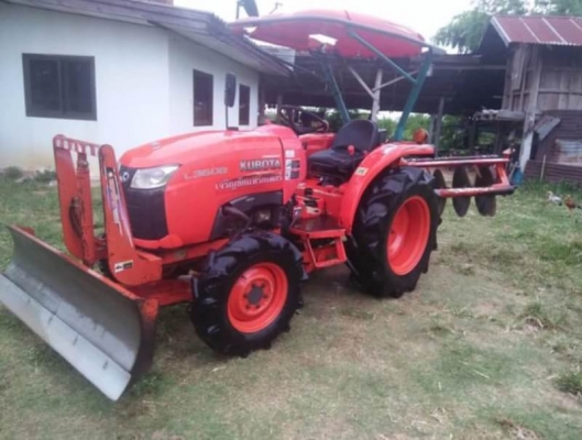 ขาย 255,000 KUBOTA L 3608 ทำงานน้อย 1,500 ชม.เครื่องดี เกียร์แรง อุปกรณ์ ใบมีด ผาน 6 เล่มทะเบียน(รถอยู่ร้อยเอ็ด) 090-772-3710 090-772-3708 ขาย 255,000 KUBOTA L 3608 ทำงานน้อย 1,500 ชม.เครื่องดี เกียร์แรง อุปกรณ์ ใบมีด ผาน 6 เล่มทะเบียน(รถอยู่ร้อยเอ็ด) 090-772-3710 090-772-3708