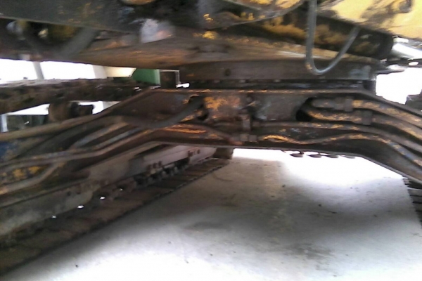 ขายรถแบคโฮ KOMATSU PC40-5 รถใช้งานอยู่ ราคา.180000 สนใจรีบโทรด่วน