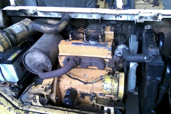 ขายรถแบคโฮ KOMATSU PC40-5 รถใช้งานอยู่ ราคา.180000 สนใจรีบโทรด่วน