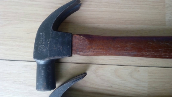 ขายค้อนเหรียญทองงานใหม่เก่าเก็บขนาด27mm. Made in W-Germany.ใหม่เก่าเก็บ