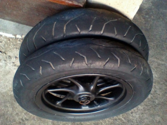 ล้อ แม็กแท้ ้HONDA Zoomer X สภาพตามรูปครับ ล้อ แม็กแท้ ้HONDA Zoomer X สภาพตามรูปครับ