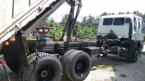 ขายรถสิบล้อดัมพ์ HINO 1M เครื่องเดิม 220 แรง 2 เพลา ปี 37 ดั๊มพ์ใหญ่ 15 ตัน กระบะดัมพ์สามมิตรแท้ ทะเบียนพร้อม