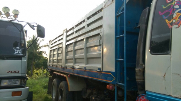 ขายกระบะเหล็ก ยกลงจาก Hino 3M พร้อมชุดปั๊ม แชสซี 85 ซม ยาว 6 เมตร
