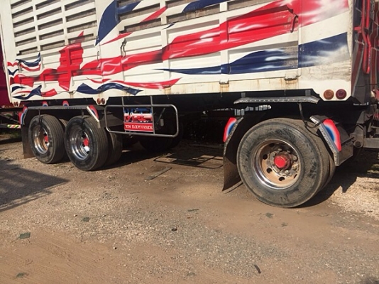 ขายรถพ่วง ISUZU DECA FXZ เครื่อง 360 แรง ปี 57 ดั้มพ์เหล็กคอกเกษตร กระบะดั้มพ์อู่ธนิกลการ นครสวรรค์ ล้อแม็ค ชุบโครเมี่ยม ยางเรเดียลทุกเส้น สภาพยาง 70\% ลูกพ่วงยาว 7 เมตร 3 เพลาแท้ ( เพลากลางยกได้ เป็นแหนบ )