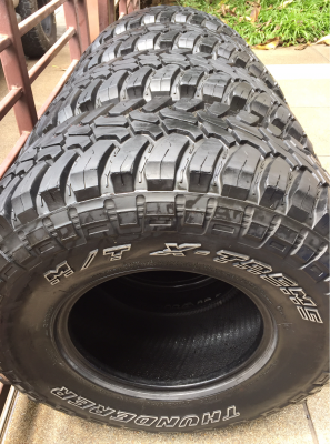 ยาง Mud Thunderer 33 12.5 R15 ปลายปี11 ดอกเยอะ ไม่มีปะ ราคาไม่แพง