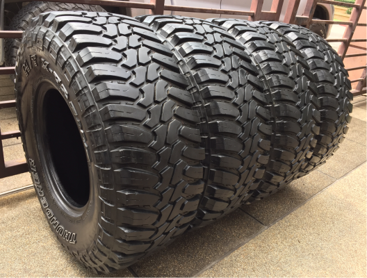 ยาง Mud Thunderer 33 12.5 R15 ปลายปี11 ดอกเยอะ ไม่มีปะ ราคาไม่แพง