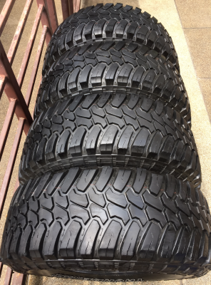 ยาง Mud Thunderer 33 12.5 R15 ปลายปี11 ดอกเยอะ ไม่มีปะ ราคาไม่แพง