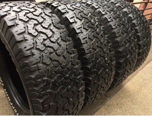 ยาง All BF Goodrich 285 65 18 ปลายปี12 ดอกเยอะ ไม่มีปะ ราคาชุดไม่แพง