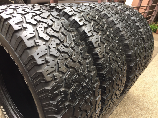 ยาง All BF Goodrich 285 65 18 ปลายปี12 ดอกเยอะ ไม่มีปะ ราคาชุดไม่แพง