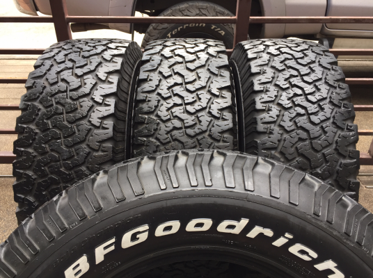 ยาง All BF Goodrich 285 65 18 ปลายปี12 ดอกเยอะ ไม่มีปะ ราคาชุดไม่แพง