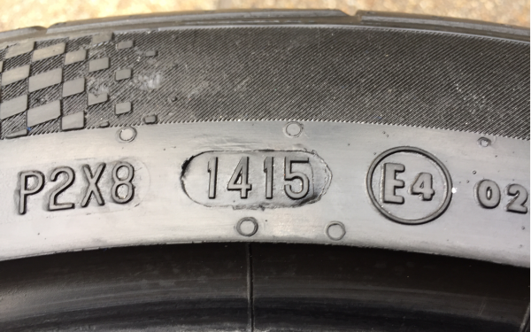 ยาง Continental 225 45 17 ปี15 ดอกเต็ม ไม่มีปะ ราคาไม่แพง ยาง Continental 225 45 17 ปี15 ดอกเต็ม ไม่มีปะ ราคาไม่แพง