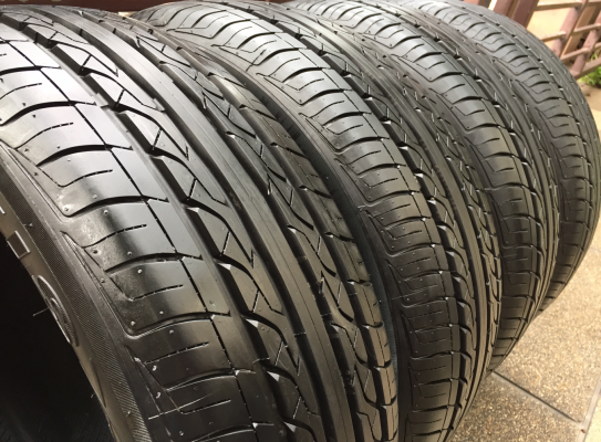 ยาง Maxxis 195 60 15 สิ้นปี15 ดอกเต็ม ไม่มีปะ ราคาไม่แพง