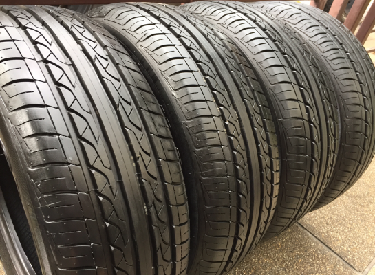 ยาง Maxxis 195 60 15 สิ้นปี15 ดอกเต็ม ไม่มีปะ ราคาไม่แพง