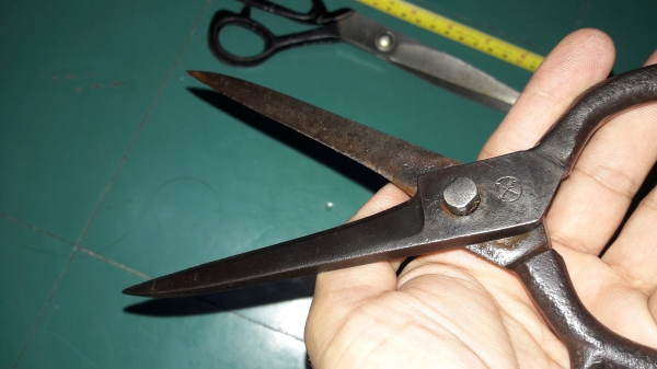 ขายกรรไกรหางตราศรคู่หัวใจMade in Germany. 12"งานเก่ามือสอง