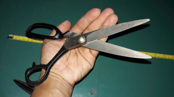 ขายกรรไกรตัดผ้าตัดกระดาษเก่าเก็บเหล็กทั้งตัวงานเยอรมัน ขายกรรไกรตัดผ้าตัดกระดาษเก่าเก็บเหล็กทั้งตัวงานเยอรมัน