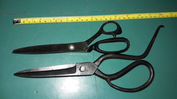 ขายกรรไกรตัดผ้าตัดกระดาษเก่าเก็บเหล็กทั้งตัวงานเยอรมัน