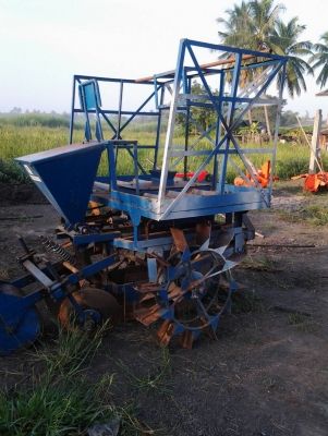 ขายเครื่องปลูกอ้อยร่องคู่