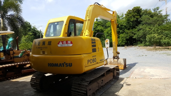 PC60-7 เก่าญี่ปุ่นแขนยาวรถสวยมากรุ่นใหม่ทำงานไว