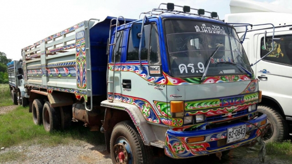 ขายสิบล้อ  ISUZU FXZ13 NFY 210แรงดั้ม รถสภาพพร้อมมใช้งาน เครื่องเกียร์ดี คัชฃีสวย ยางพอใช้งาน เอกสารเล่มทะเบียน