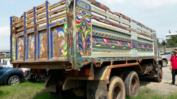 ขายสิบล้อ  ISUZU FXZ13 NFY 210แรงดั้ม รถสภาพพร้อมมใช้งาน เครื่องเกียร์ดี คัชฃีสวย ยางพอใช้งาน เอกสารเล่มทะเบียน