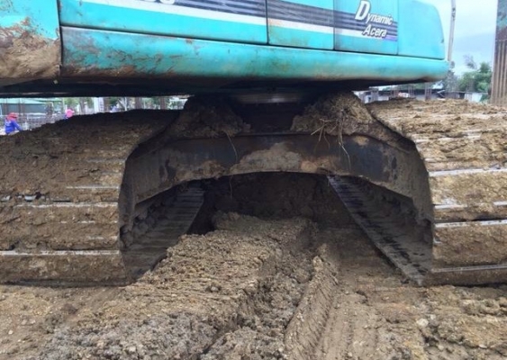 ขาย!! >>> Kobelco Sk200 Mark6 <<< เอกสารเล่มทะเบียน ไฟฟ้าครบ โซ่ดี ราคา 1,380,000 บาท