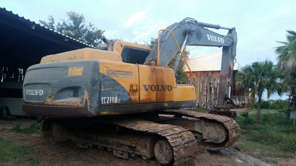 ขาย 950,000  VOLVO EC 210 B LC 14,000 ชม.เครื่องดี ปั้มแรง ไฟฟ้าครบ เอวแน่น ช่วงล่างเต็ม อินวอยท์ รถสวยพร้อมใช้เอกสารพร้อมโอน 090-772-3710 090-772-3708