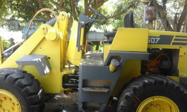 ขายรถตักล้อยาง KOMATSU 507 สภาพสวยใช้งานใด้เลย