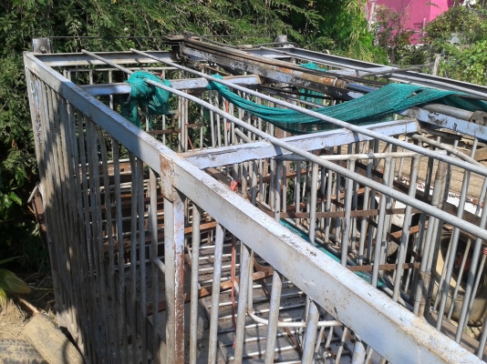 ขาย กระบะบรรทุกหมู หมู 6 ล้ออีซุซุ NPR + 120 กว้าง 2.10 เมตร ยาว 4.20 เมตร