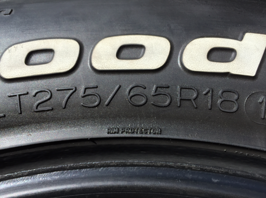ยาง All BF Goodrich 275 65 18 กลางปี14 ดอกเยอะ พร้อมใช้งาน ราคาไม่แพง