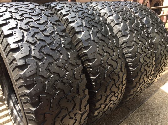 ยาง All BF Goodrich 275 65 18 กลางปี14 ดอกเยอะ พร้อมใช้งาน ราคาไม่แพง