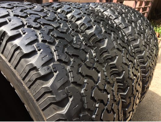 ยาง All BF Goodrich 275 65 18 กลางปี14 ดอกเยอะ พร้อมใช้งาน ราคาไม่แพง