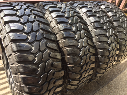 ยาง Mud Thunderer 31 10.5 R15 ปี12 ดอกเยอะ ไม่มีปะ ราคาไม่แพง