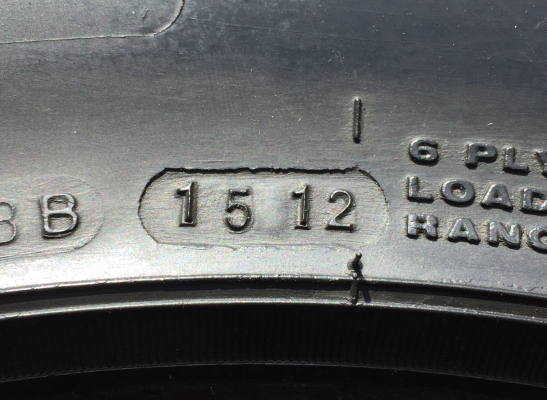 ยาง Mud Thunderer 31 10.5 R15 ปี12 ดอกเยอะ ไม่มีปะ ราคาไม่แพง