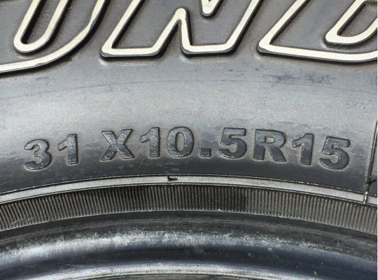 ยาง Mud Thunderer 31 10.5 R15 ปี12 ดอกเยอะ ไม่มีปะ ราคาไม่แพง