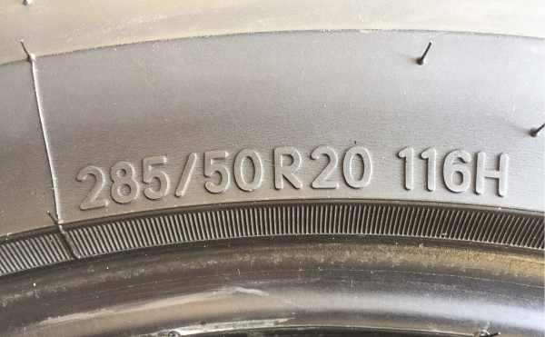 ยาง Nitto 420s 285 50 20 ปลายปี12 ดอกเต็ม ไม่มีปะ ราคาไม่แพง