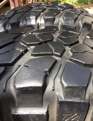 ยางคู่ Mud BF Goodrich KM2 255 85 16 ปี12 ดอกเยอะ ไม่มีปะ ราคาไม่แพง ยางคู่ Mud BF Goodrich KM2 255 85 16 ปี12 ดอกเยอะ ไม่มีปะ ราคาไม่แพง