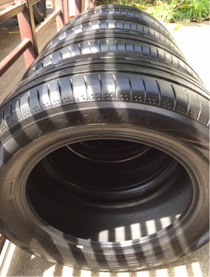 ยาง Yokohama 215 60 16 กลางปี15 ดอกเต็ม ไม่มีปะ ราคาไม่แพง