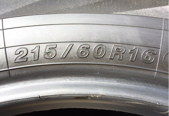 ยาง Yokohama 215 60 16 กลางปี15 ดอกเต็ม ไม่มีปะ ราคาไม่แพง