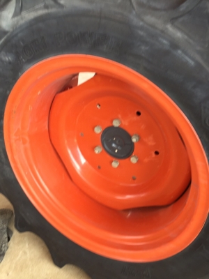 ขายรถไถคูโบต้าL3608Spพร้อมบุ้งกี๋LA508สภาพสวยสีเดิมจากโรงงานคับ