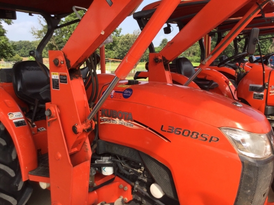 ขายรถไถคูโบต้าL3608Spพร้อมบุ้งกี๋LA508สภาพสวยสีเดิมจากโรงงานคับ